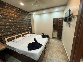 Hotel Shreeji Residency - Pachmarhī - 8