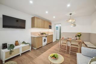 Lavie Maison Hot Tub and AC - Nice - 5