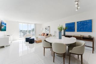 Designer 2 by2 with balcony by the beach - 4