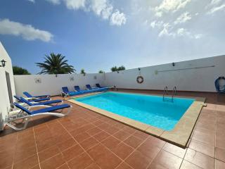 Casa Georgiana, central Playa Blanca, private pool - Playa Blanca - 7