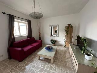 F63 Room with sharing Bathroom near the Beach Sliema in sharing Apartment - 5