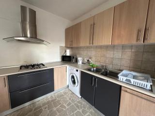 F63 Room with sharing Bathroom near the Beach Sliema in sharing Apartment - 7