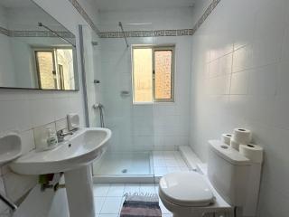 F63 Room with sharing Bathroom near the Beach Sliema in sharing Apartment - Sliema - 2