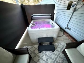 Parma Ranch with Hot Tub and Game and Media Room - Parma - 0