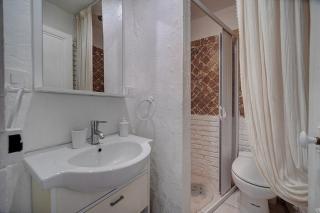 A2B159 - APPARTEMENT ATYPIQUE au SUQUET AVEC 2 CHAMBRES!! - Cannes - 3