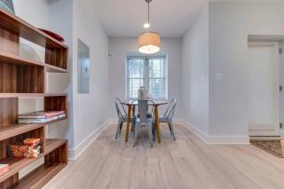 Luxe 2BD2BA Townhouse in Hip Area - Near Metro - 8