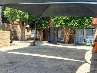 Hillcrest Hosting AirBnB - Kimberley - 9