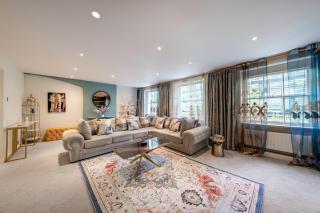 MASSIVE 200 SqM 3-Bedroom VILLA - Londra - 0