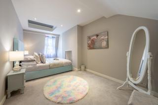MASSIVE 200 SqM 3-Bedroom VILLA - Londra - 6