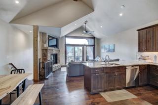 Luxury Home - Sleeps 10 - Fireplace & Mountain View condo - 5