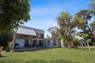 Steamer - Waterfront Retreat - Goon Nure - 9