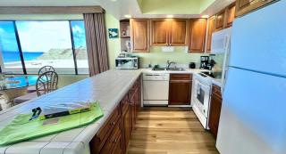 Oceanfront Corner 1BR Full Resort Access - Kahana - 5