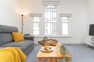 Bright~ Town Center~ 2 bed~Penzance - 8