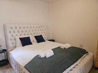 Cosy Studio in Heart of Bridgend - 6