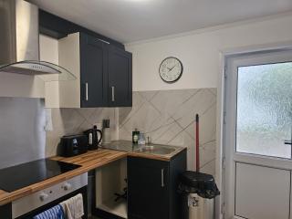 Cosy Studio in Heart of Bridgend - Coity - 1