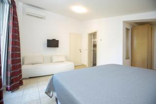 Schöne Wohnung In Duće Mit Großem Balkon - 3