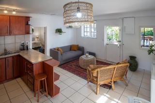 Santika Getaway Cottage Stellenbosch - 8