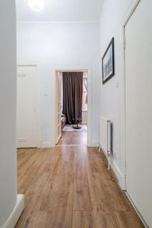 Stunning Ground Floor flat in Southside. - 4