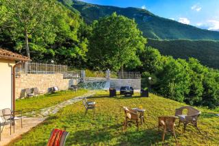 Acquanera Bei Marcheholiday Mit Privatem Pool - Piobbico - 2