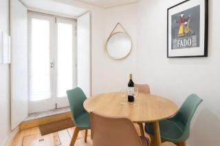 Comfortable Apartment in Bairro Alto by LovelyStay - Lissabon - 1