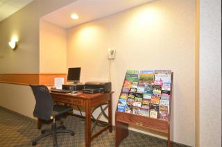 Best Western Plus Chelsea Hotel - 9