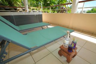 Grand T2 cosy Climatisé avec Jacuzzi - Plages Golf Commerces à moins de 5 minutes - Les Trois-Îlets - 2