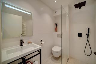 MAGNIFIQUE 3 PIECES RENOVE CANNES CENTRE 'Banane' AVEC VERANDA ! A2B88 - Cannes - 3