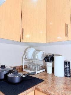 Modern & Cozy 2-Bed Suite in Vancouver - 3