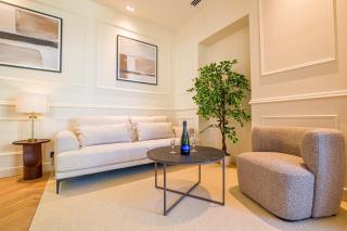 12B - APARTMENT FACING PORT & Town Hall - 8