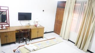 PLUM Hotel Palereman Batu - Batu - 1