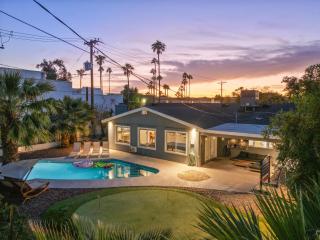 4 Br Tempe Retreat Pool Putt Putt Pool Table Grill - Tempe - 0