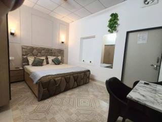 Wayside Villa - 5