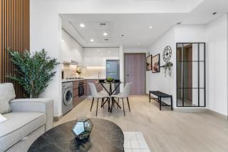 Cozy 1-Bedroom Near Downtown - 2