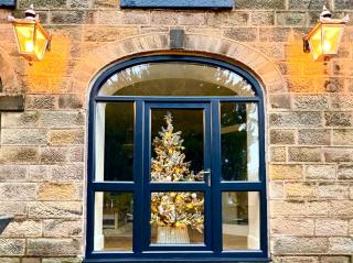 The Coach House central location fantastic Views - 9