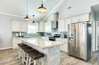 Shark Tooth - Beachfront - Pet & Family Friendly - 2