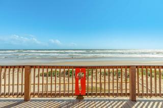 Shark Tooth - Beachfront - Pet & Family Friendly - 8