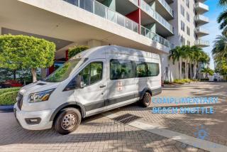 Amazing Apartment with Balcony & Pool - Hallandale Beach - 2
