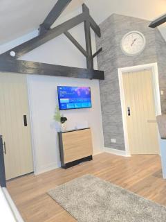 The Mews, Whetstone - 5