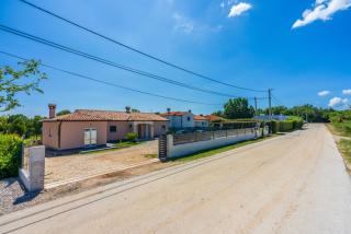 Poolside Holiday House - Labin - 1