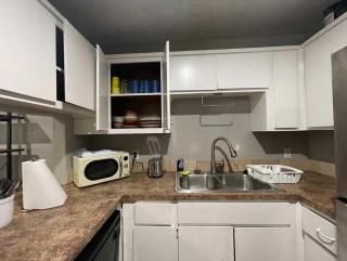 Charming 2-Bedroom 1-Bath Home Close to Downtown - Lawton - 4