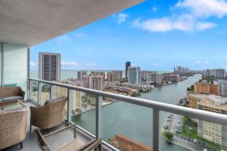 Deluxe Apartment with Balcony Gym & Pool - Hallandale Beach - 9