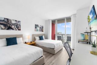 Deluxe Apartment with Balcony Gym & Pool - Hallandale Beach - 8