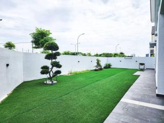 Austin Crest -- Nintendo, BBQ, Scooter, Spacious - 4BR3B - 10pax by Cowidea - 6