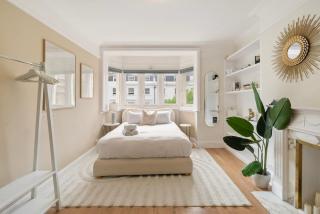 Modern Elegance in Paddington - London - 9