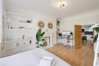 Modern Elegance in Paddington - London - 8