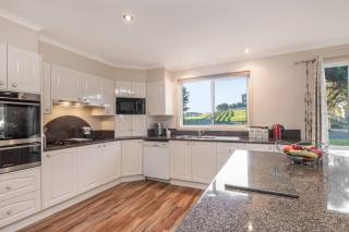 4 BR house near beach sleeps 9 - Warrnambool - 8