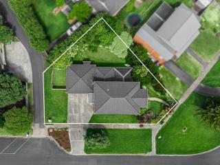 4 BR house near beach sleeps 9 - Warrnambool - 3