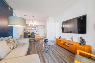 1 BR Apartment with Balcony Gym & Amazing Pool - Hallandale Beach - 6