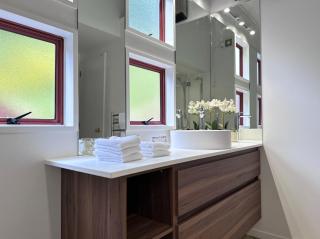 Hot Tub and Views over Central Queenstown - Entire Holiday House - Queenstown - 7