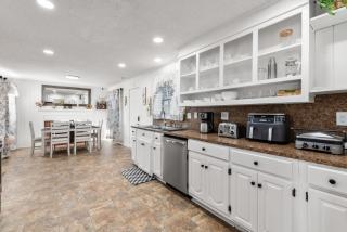 The Charlotte Nest - 3